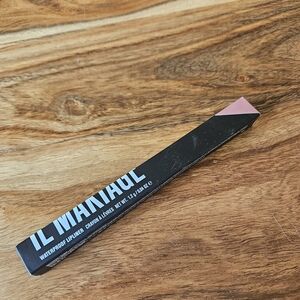IL MAKIAGE Lip Liner in Black and Pink